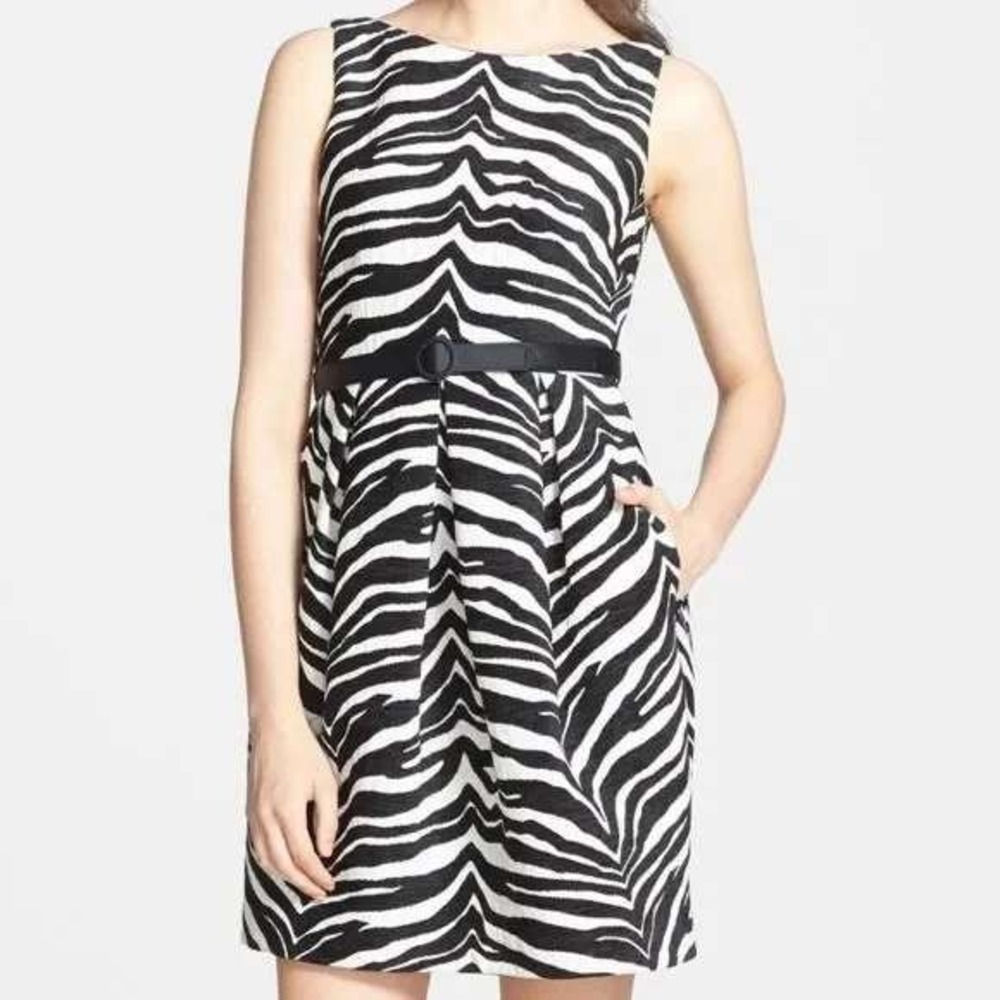 Eliza J Dress Zebra Print Sheath Black/White Cocktail Party Goth‎ Size 6